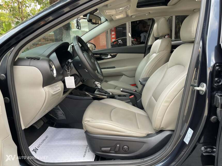 Kia Cerato 1.6AT Luxury 2019 Kia Cerato 1.6AT Luxury 2019