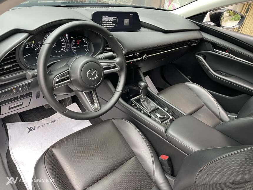 Mazda 3 1.5AT Luxury 2024