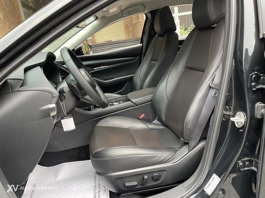 Mazda 3 1.5AT Luxury 2024