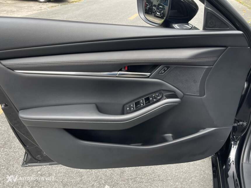 Mazda 3 1.5AT Luxury 2024