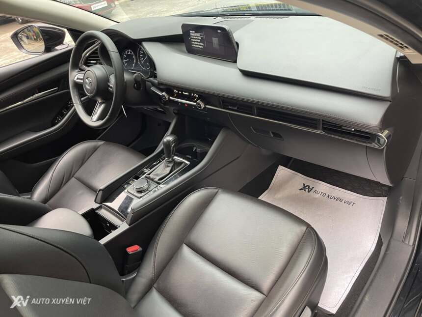 Mazda 3 1.5AT Luxury 2024