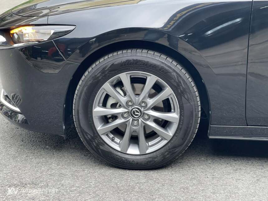 Mazda 3 1.5AT Luxury 2024