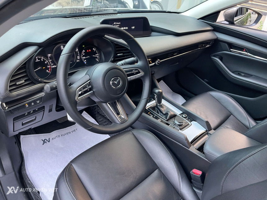 Mazda 3 1.5AT Luxury 2020