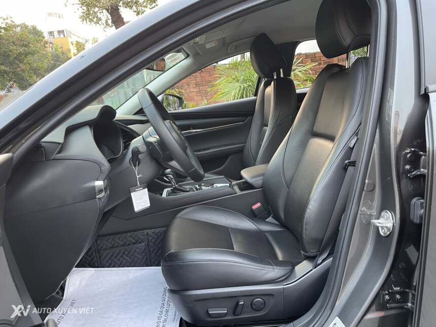 Mazda 3 1.5AT Luxury 2020