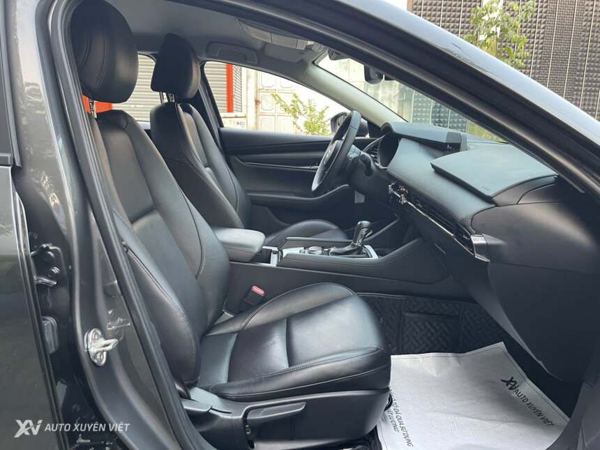 Mazda 3 1.5AT Luxury 2020