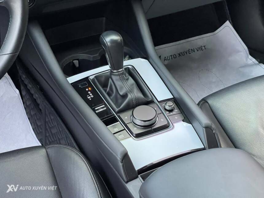 Mazda 3 1.5AT Luxury 2020