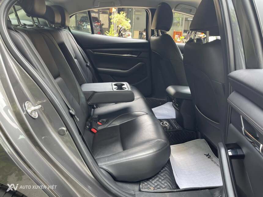 Mazda 3 1.5AT Luxury 2020