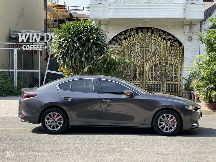 Mazda 3 1.5AT Luxury 2020