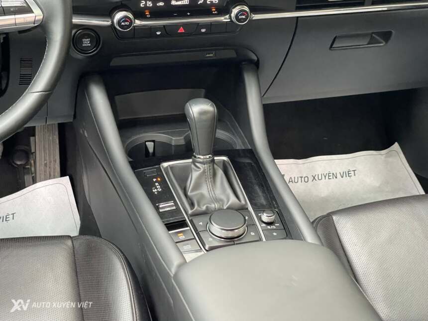 Mazda 3 1.5AT Luxury 2021