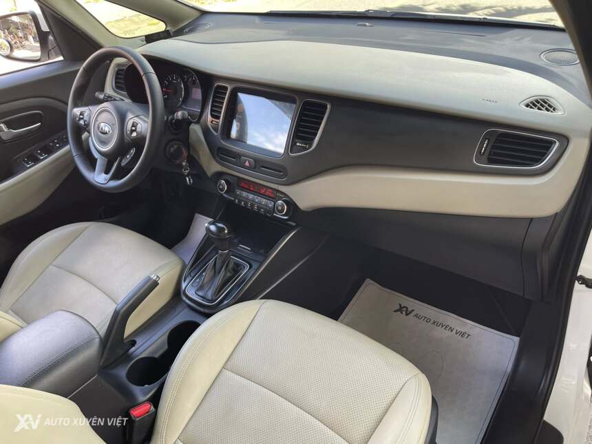 Kia Rondo 2.0 GAT Deluxe 2021