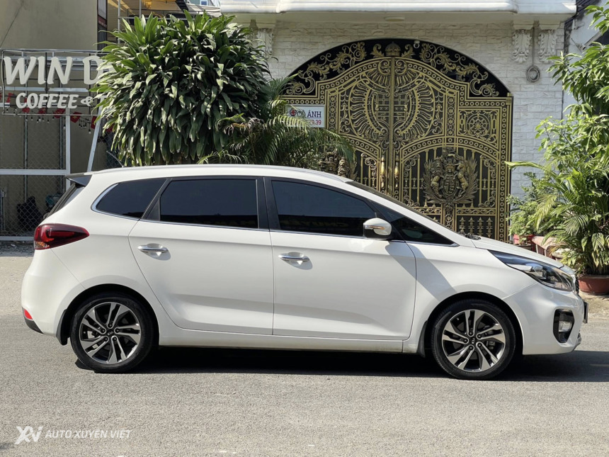 Kia Rondo 2.0 GAT Deluxe 2021
