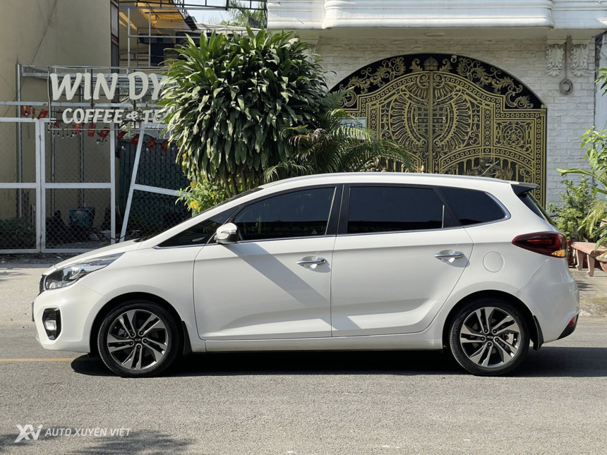 Kia Rondo 2.0 GAT Deluxe 2021
