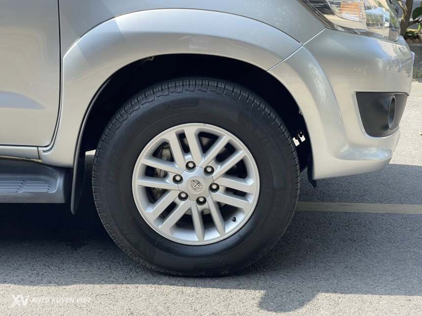 Toyota Fortuner V 2.7AT 4x4 2013