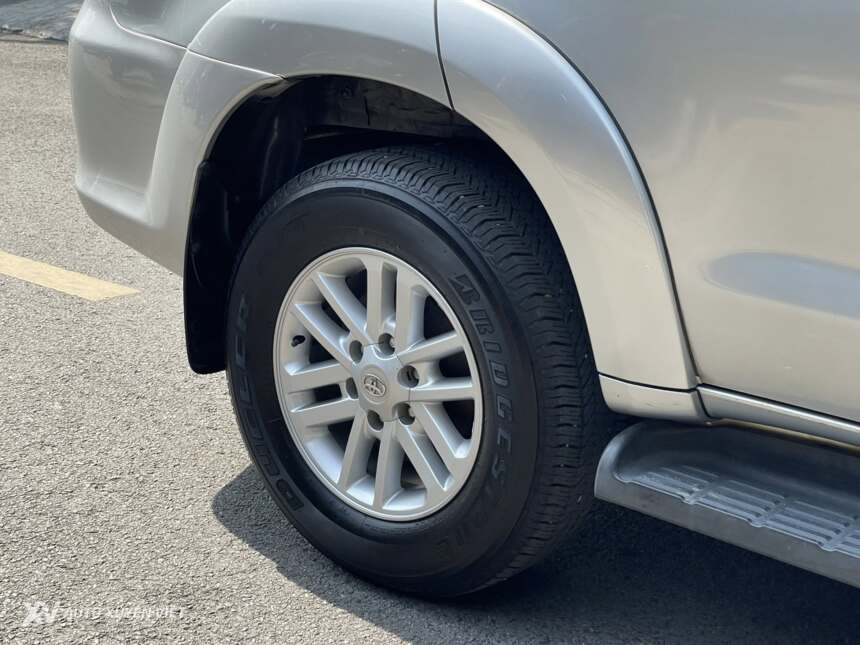 Toyota Fortuner V 2.7AT 4x4 2013