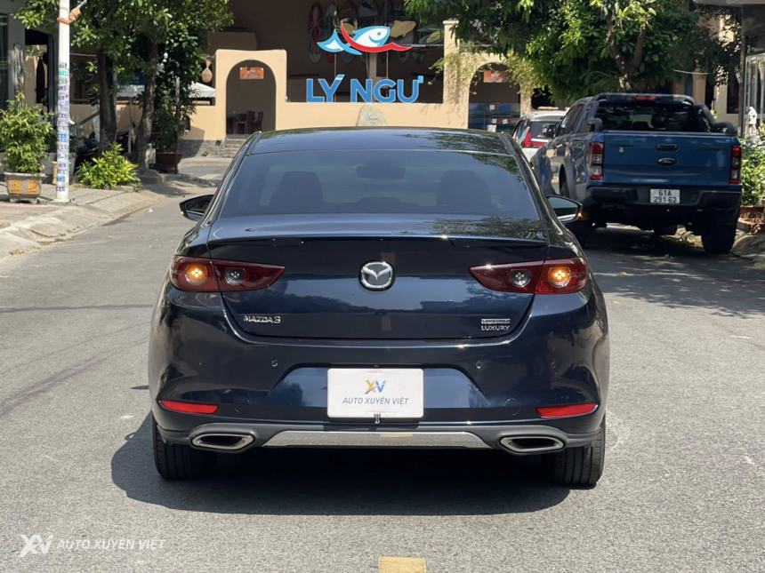 Mazda 3 1.5AT Luxury 2025