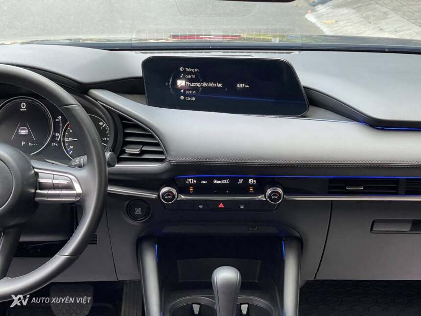 Mazda 3 1.5AT Luxury 2025