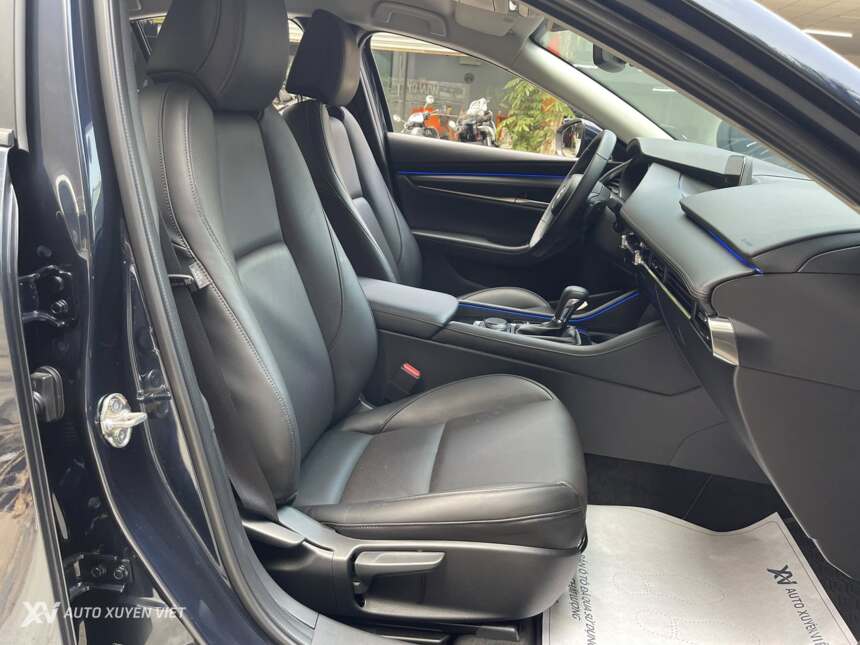 Mazda 3 1.5AT Luxury 2025