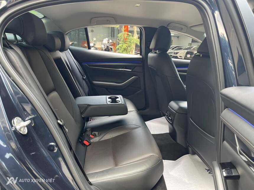 Mazda 3 1.5AT Luxury 2025