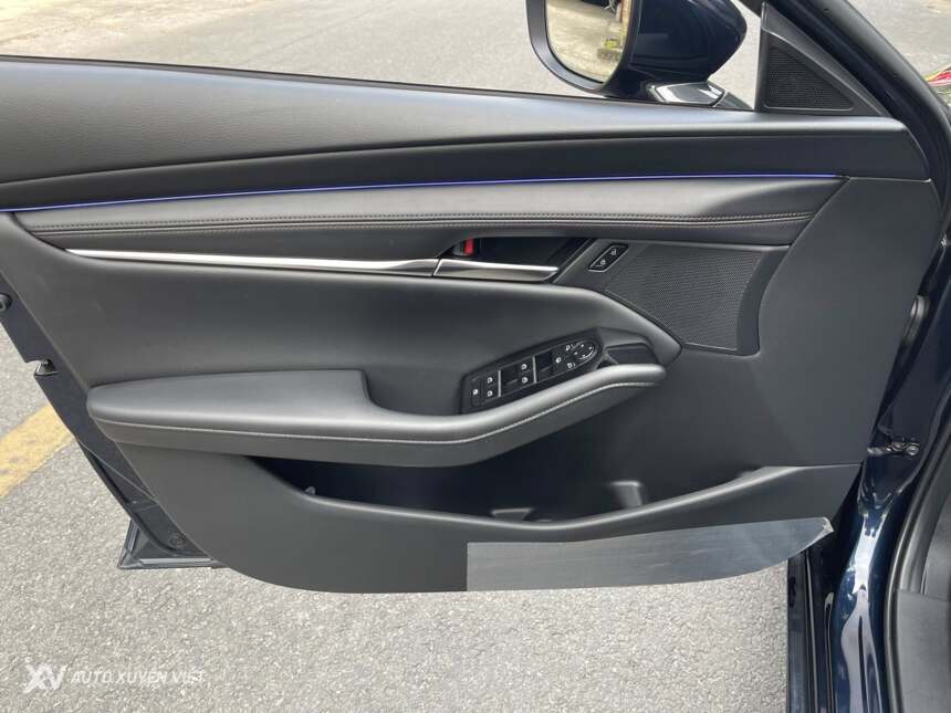 Mazda 3 1.5AT Luxury 2025