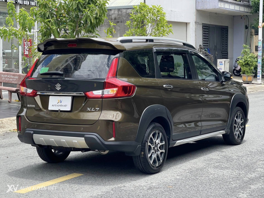Suzuki XL7 1.5AT 2021