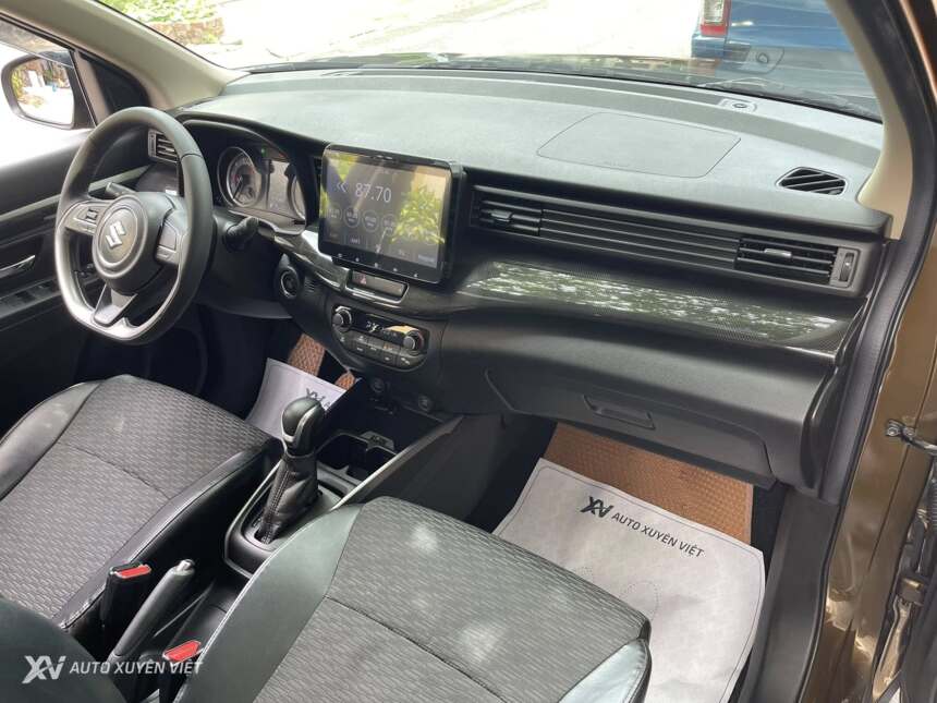 Suzuki XL7 1.5AT 2021