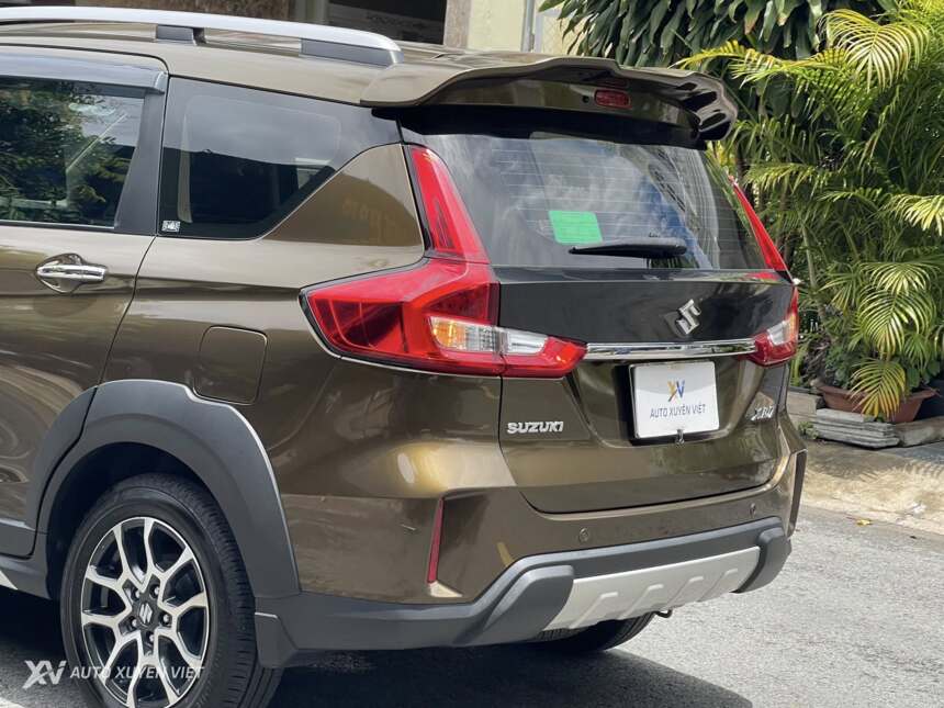 Suzuki XL7 1.5AT 2021