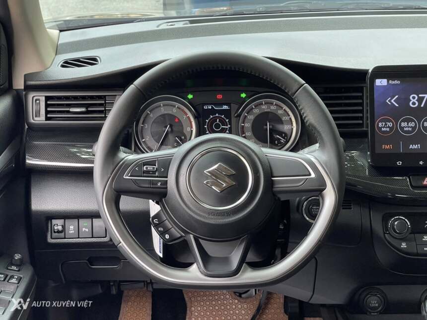 Suzuki XL7 1.5AT 2021