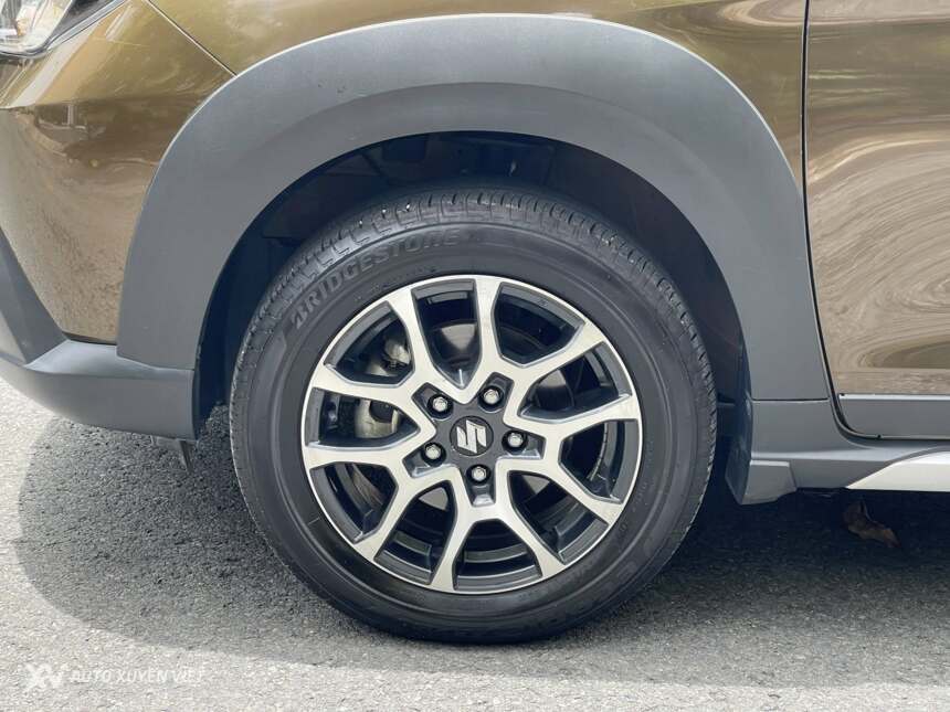 Suzuki XL7 1.5AT 2021