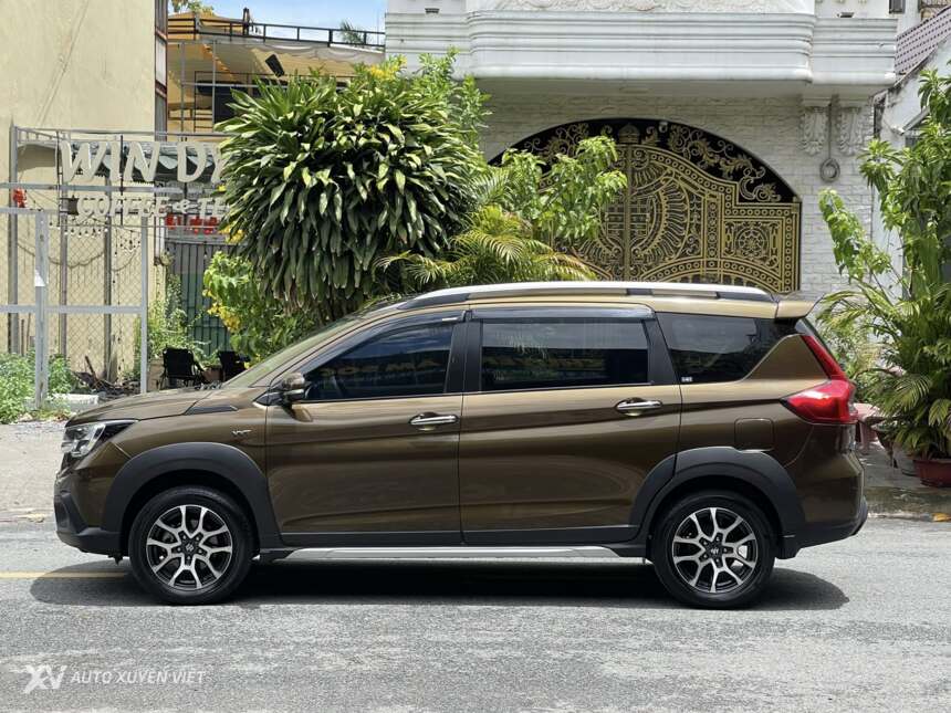 Suzuki XL7 1.5AT 2021