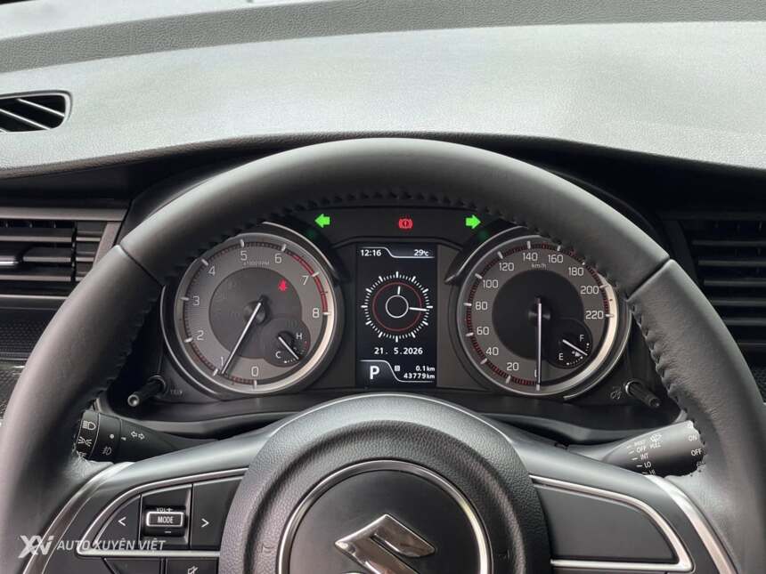 Suzuki XL7 1.5AT 2021
