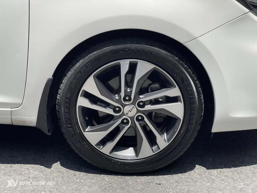 Kia Rondo 2.0 GAT 2017