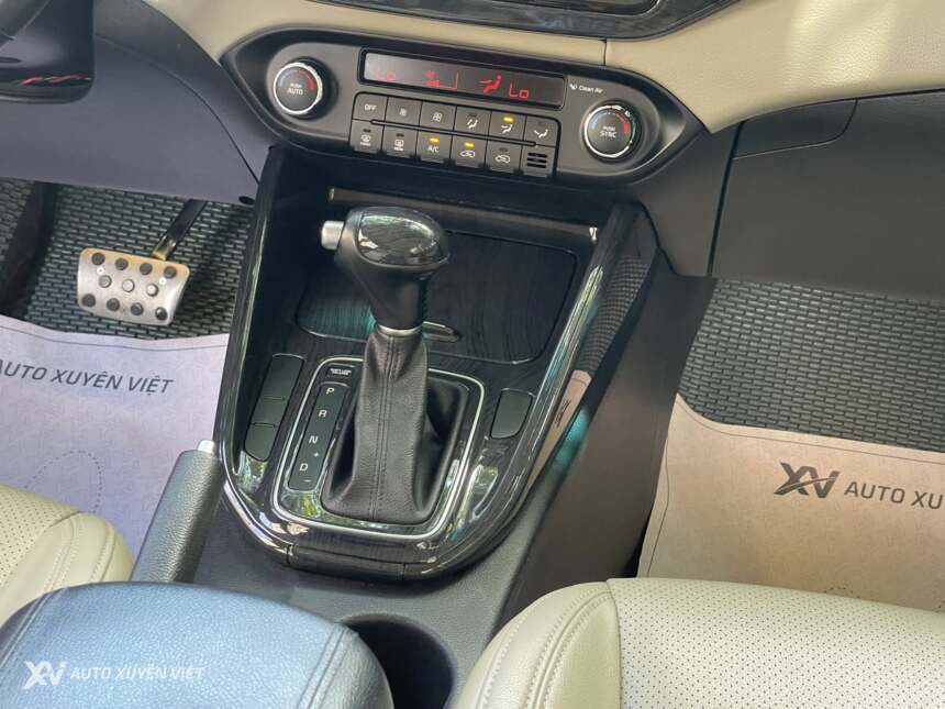 Kia Rondo 2.0 GAT 2017
