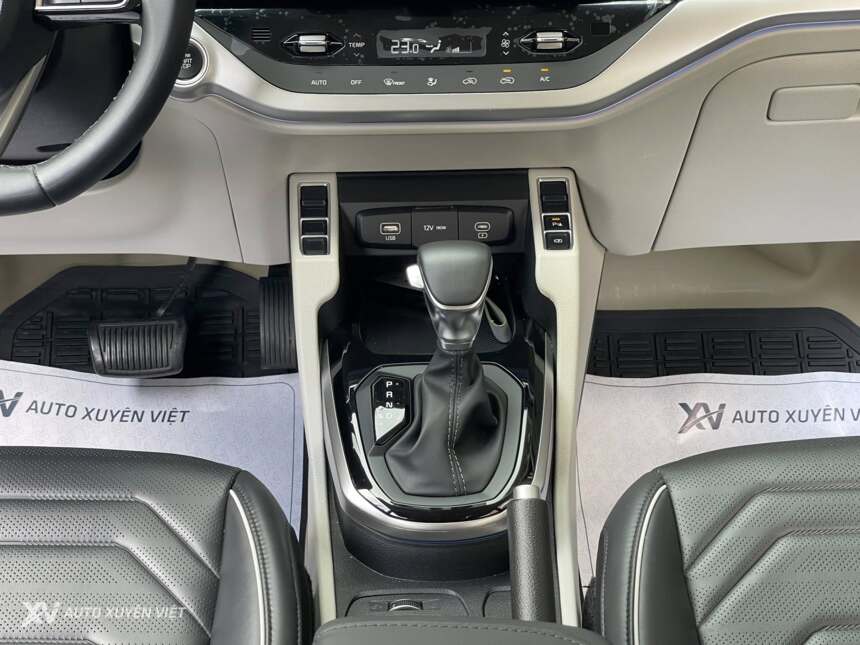 Kia Carens 1.5G Luxury 2025