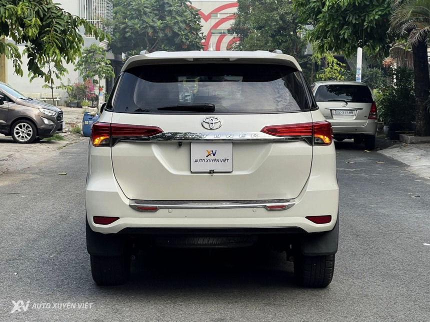 Toyota Fortuner 2.7V 4x2AT 2016 Toyota Fortuner 2.7V 4x2AT 2016