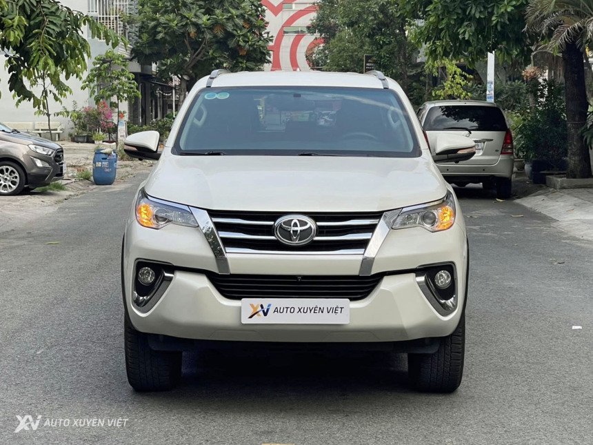 Toyota Fortuner 2.7V 4x2AT 2016 Toyota Fortuner 2.7V 4x2AT 2016