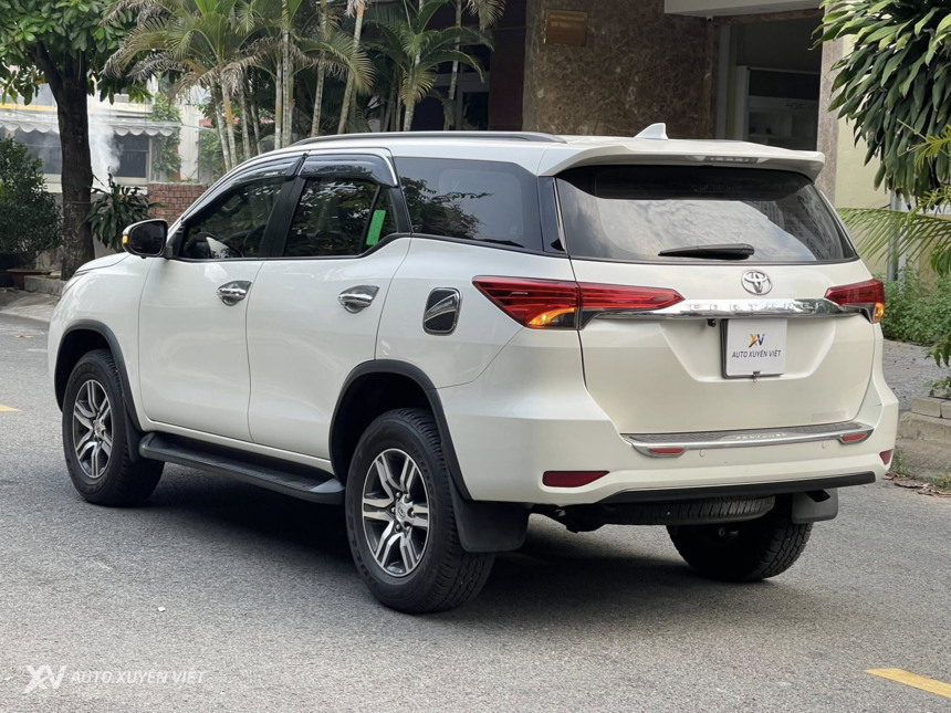 Toyota Fortuner 2.7V 4x2AT 2016 Toyota Fortuner 2.7V 4x2AT 2016