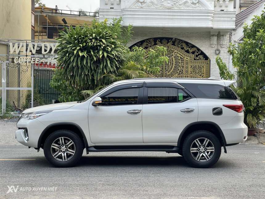 Toyota Fortuner 2.7V 4x2AT 2016 Toyota Fortuner 2.7V 4x2AT 2016