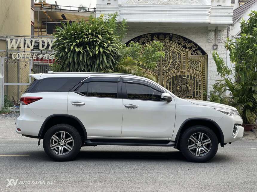 Toyota Fortuner 2.7V 4x2AT 2016 Toyota Fortuner 2.7V 4x2AT 2016