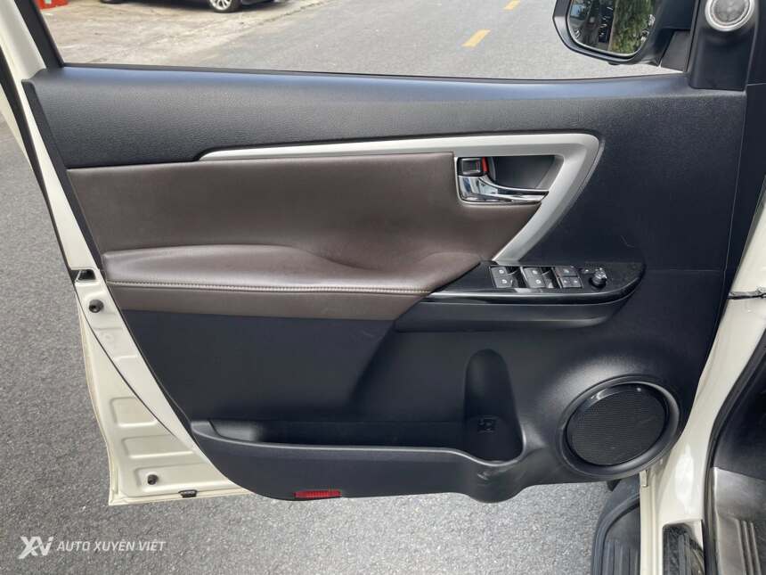 Toyota Fortuner 2.7V 4x2AT 2016 Toyota Fortuner 2.7V 4x2AT 2016