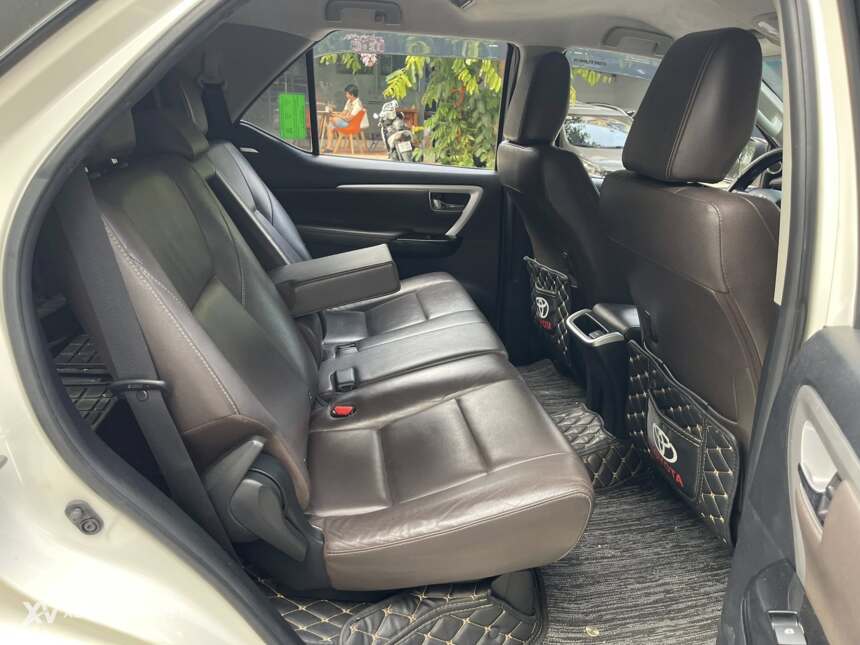 Toyota Fortuner 2.7V 4x2AT 2016 Toyota Fortuner 2.7V 4x2AT 2016