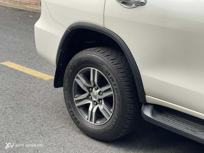 Toyota Fortuner 2.7V 4x2AT 2016 Toyota Fortuner 2.7V 4x2AT 2016