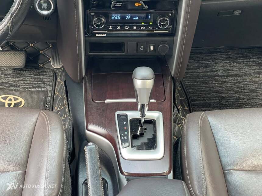Toyota Fortuner 2.7V 4x2AT 2016 Toyota Fortuner 2.7V 4x2AT 2016