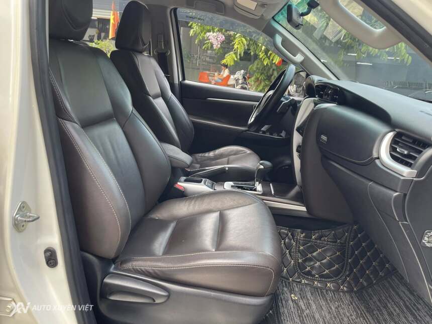 Toyota Fortuner 2.7V 4x2AT 2016 Toyota Fortuner 2.7V 4x2AT 2016