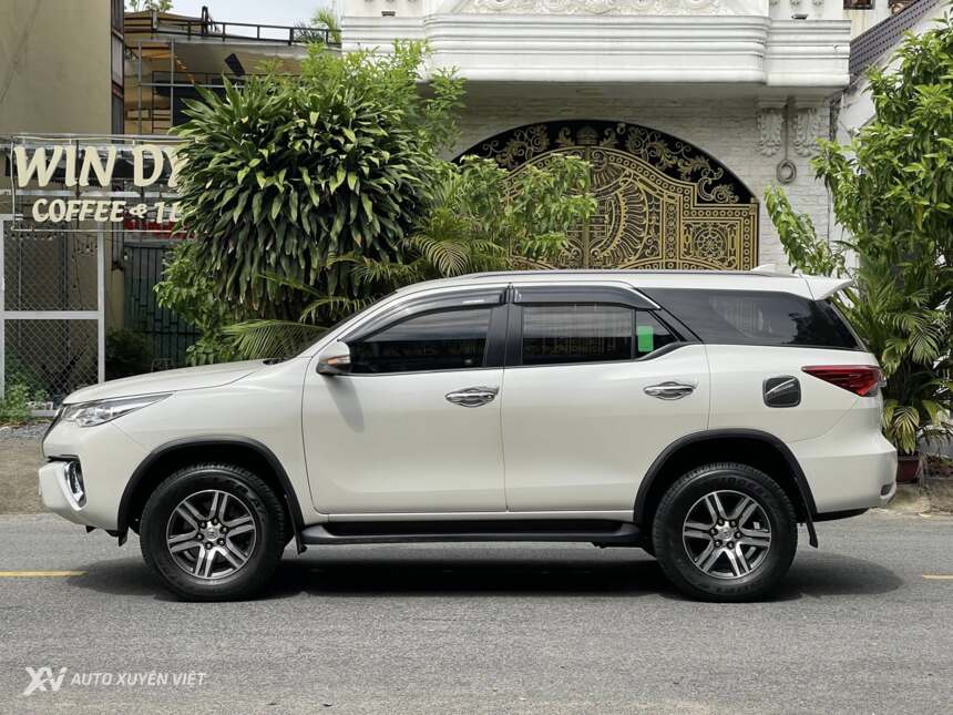 Toyota Fortuner 2.7V 4x2AT 2016