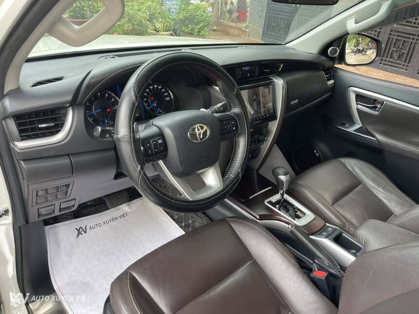 Toyota Fortuner 2.7V 4x2AT 2016