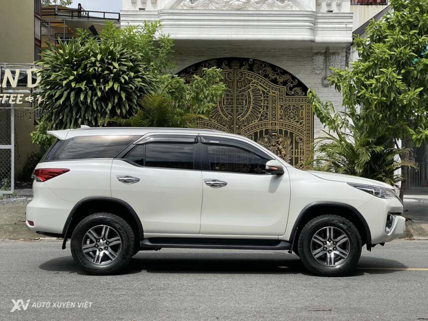 Toyota Fortuner 2.7V 4x2AT 2016