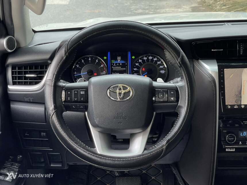 Toyota Fortuner 2.7V 4x2AT 2016
