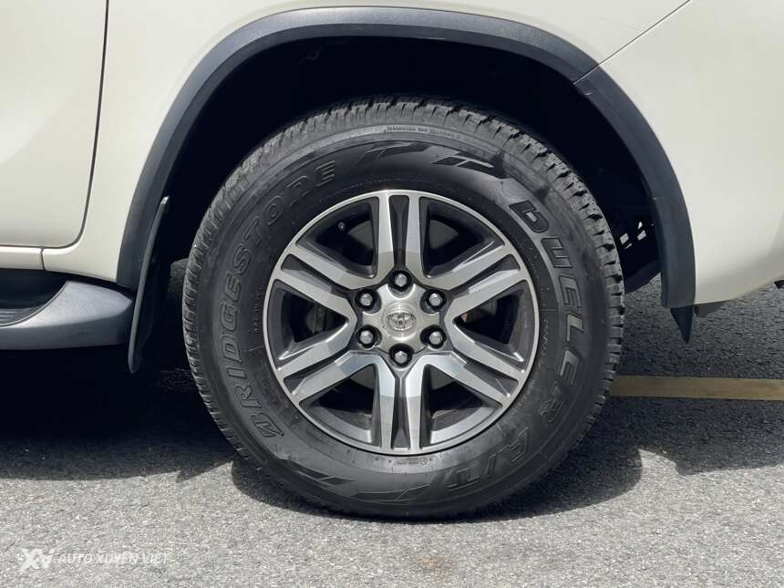 Toyota Fortuner 2.7V 4x2AT 2016