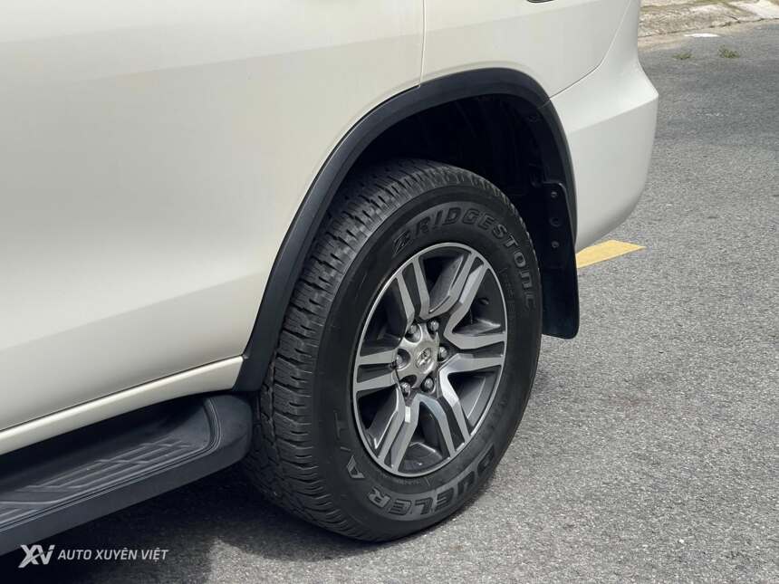 Toyota Fortuner 2.7V 4x2AT 2016