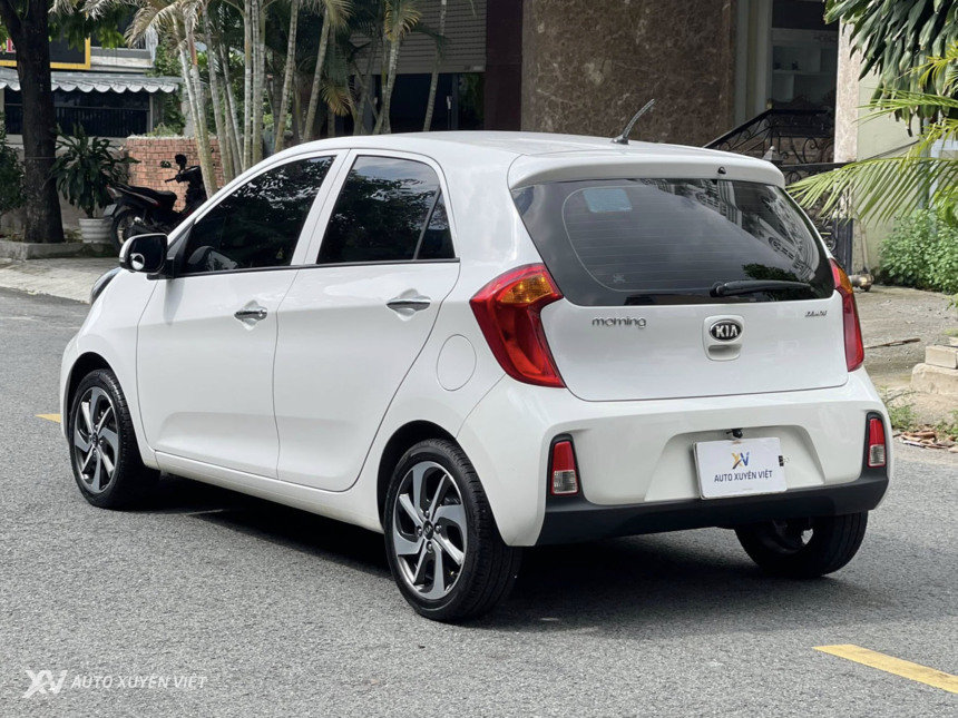 Kia Morning 1.2AT Deluxe 2021